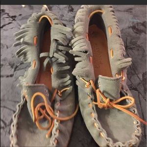 minnetonka grey/blue moccasin